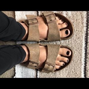 Arizona Birkenstocks size 39 (US 9)